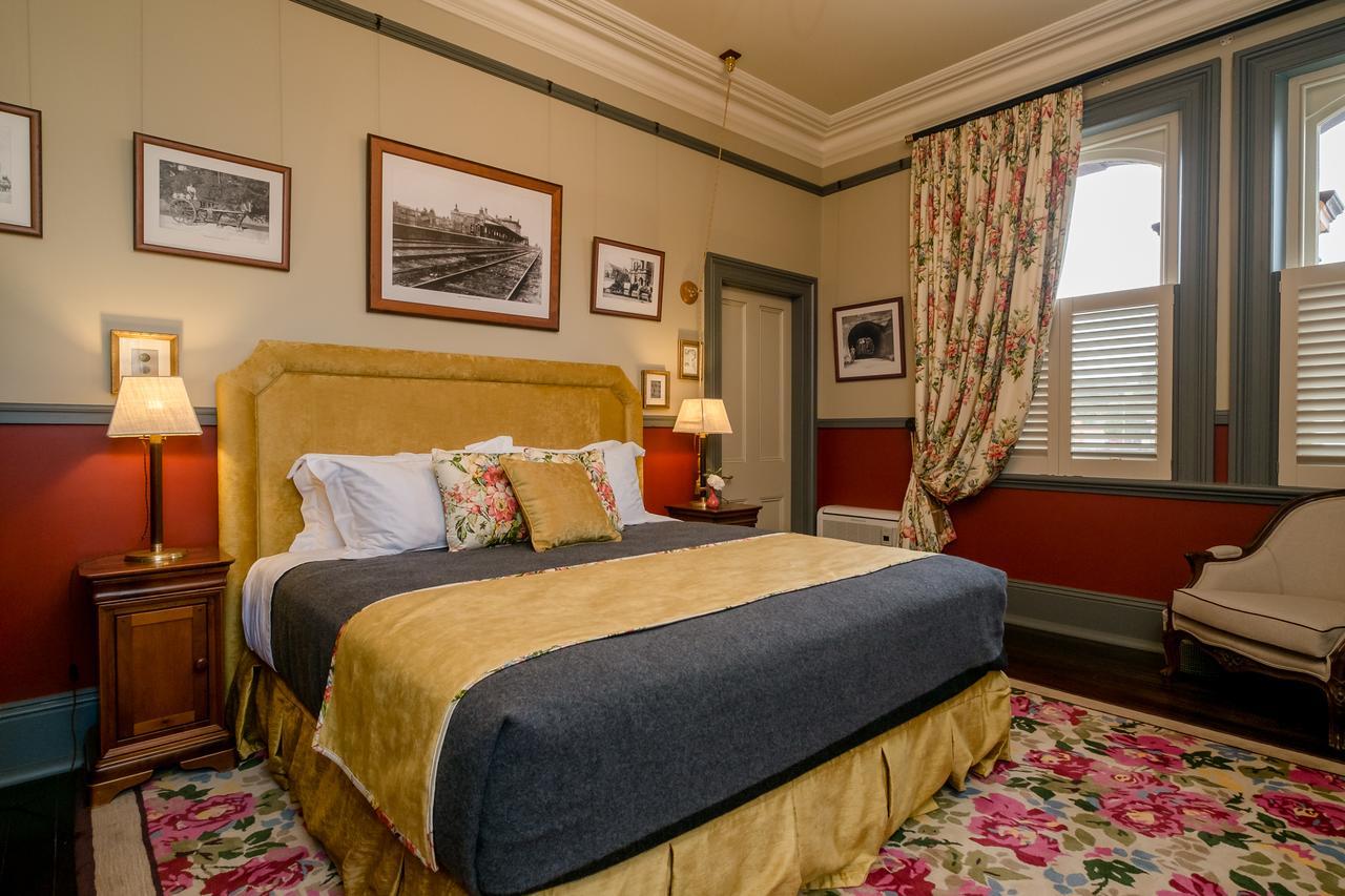 Old Bank Boutique Hotel ミタゴン エクステリア 写真