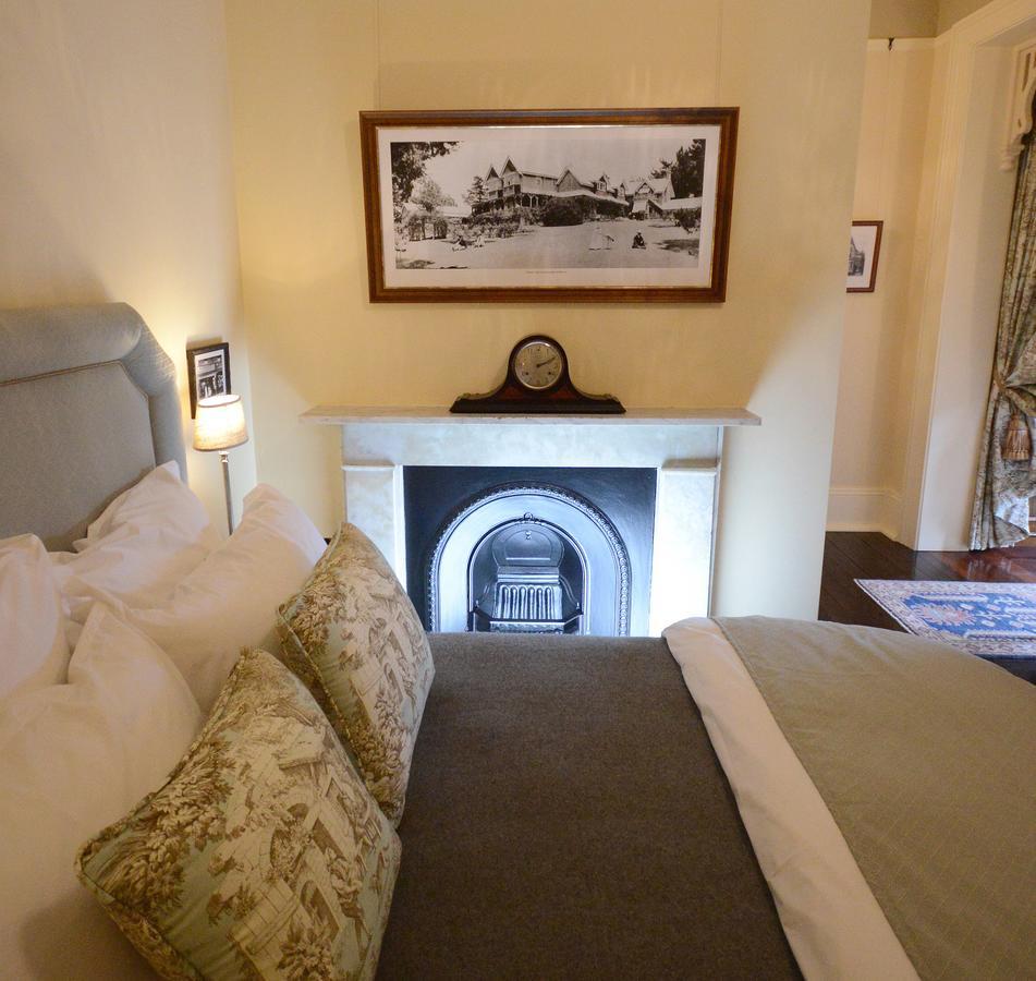 Old Bank Boutique Hotel ミタゴン エクステリア 写真