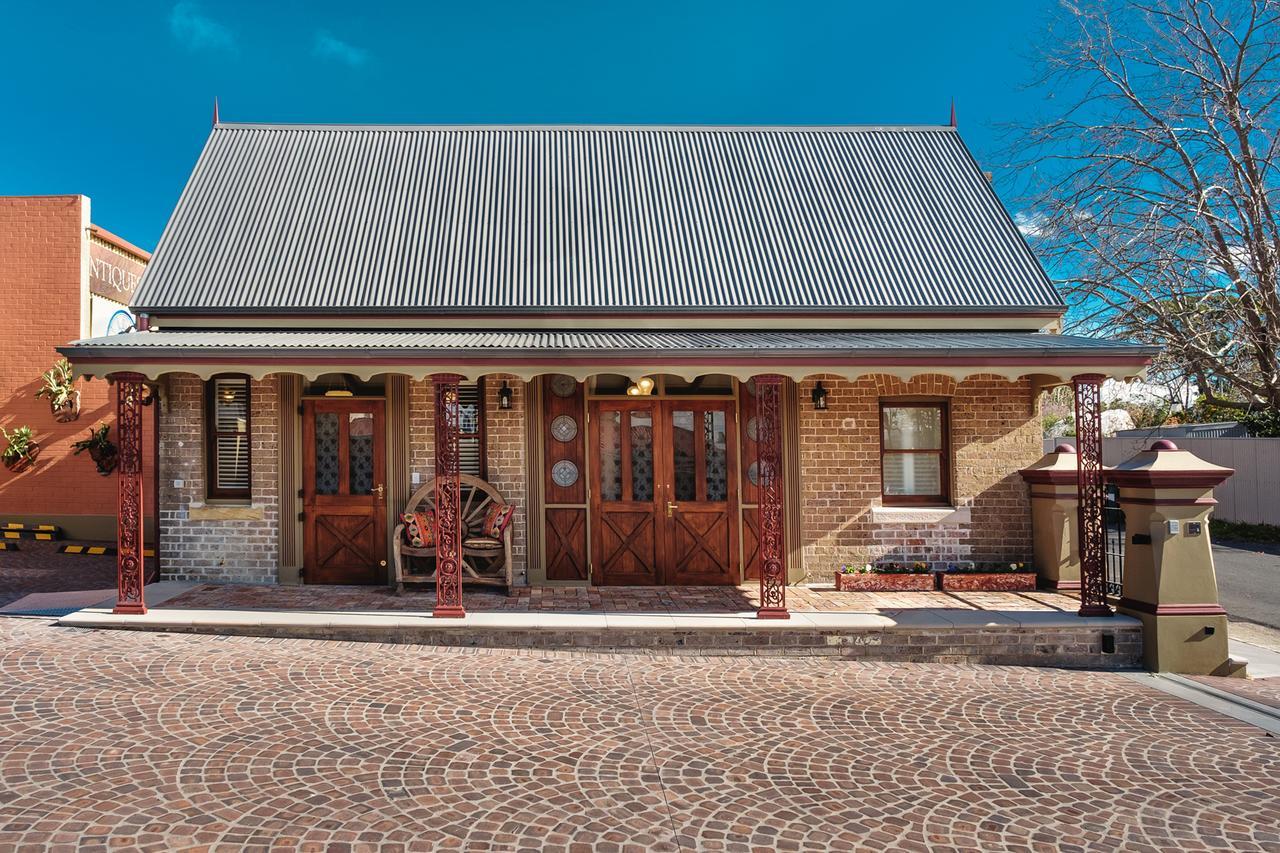 Old Bank Boutique Hotel ミタゴン エクステリア 写真